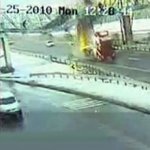 Caminhão Destrói Viaduto na Turquia