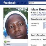 Detento é Flagrado Atualizando Facebook pelo Celular Detento é Flagrado Atualizando Facebook pelo Celular