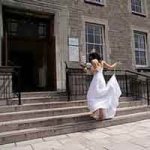Padre Cansa de Esperar e Inicia Casamento sem a Noiva Padre Cansa de Esperar e Inicia Casamento sem a Noiva
