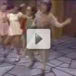 A Turma do Chaves Cantando I Gotta Feeling
