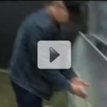 Lavando as M�os no Xixi