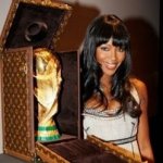 Taça da FIFA é Levada em Mala da Louis Vuitton Taça da FIFA é Levada em Mala da Louis Vuitton