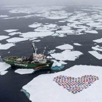 Coração com Bandeiras de Países no Ártico