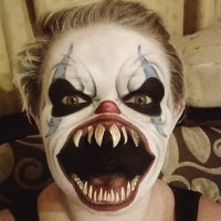 Artista se Transforma em Personagens Assustadores com Maquiagem