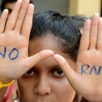 Justiça da Índia Condena Estupradores à Morte