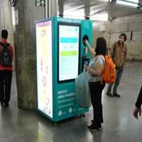 Máquina de Reciclagem em Metrô de São Paulo Permite Trocar Garrafas Pet Por Vale Transporte