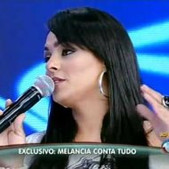 Mulher Melancia Critica MC Créu ao Vivo no Gugu com Ele Escutando Atrás do Palco