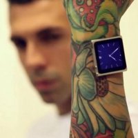 Tatuador Implanta ImÃ£ no BraÃ§o para Utilizar o iPod Como RelÃ³gio