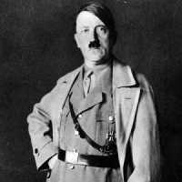 Historiadores Descobrem que Hitler Possuía um 'Pequeníssimo' Problema Genital