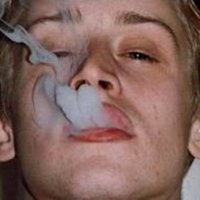 Macaulay Culkin Destruído Com o Vício nas Drogas