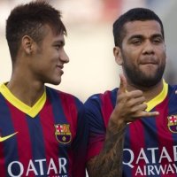 Neymar e Daniel Alves Sofrem Racismo em Jogo na Espanha