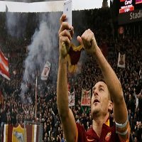 Franscesco Totti Tira Selfie Após Marcar Golo Contra a Lázio