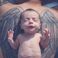 20 Imagens de Lindos Bebês com Seus Pais Tatuados