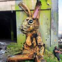 Artista de Rua Transforma Lixo em Esculturas de Animais Para Criticar a Poluição do Meio Ambiente