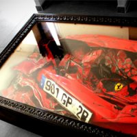 Mesa Feita com uma Ferrari Batida
