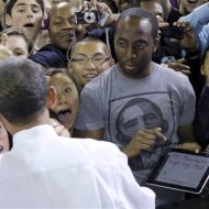 Obama Autografa em um iPad