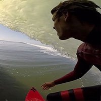 A Verdadeira e Impressionante Visão de um Surfista Dentro de uma Onda