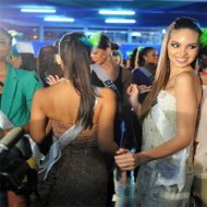 Candidatas do Miss Universo Caem no Samba na Zorte de SP