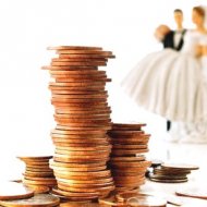 Mais de 50% dos Homens Aceitaria se Casar por Dinheiro