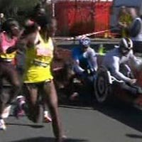 Maratonista é Atropelada Por Atleta Paraolímpico