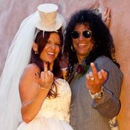 Slash Renova os Votos com a Esposa ao Estilo Rock n' Roll