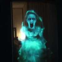 O Cara Criou um Fantasma HologrÃ¡fico Para Assustar a Namorada