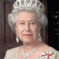 Calcinha da Rainha Elizabeth II Será Leiloada